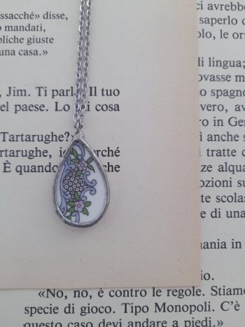 Collana con ciondolo a goccia Lilla